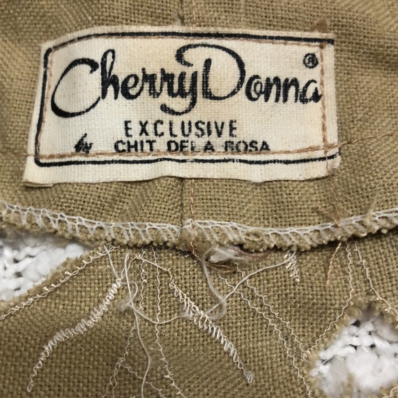 Intricate Eyelet Flower Cardigsn - Picture 2 of 2